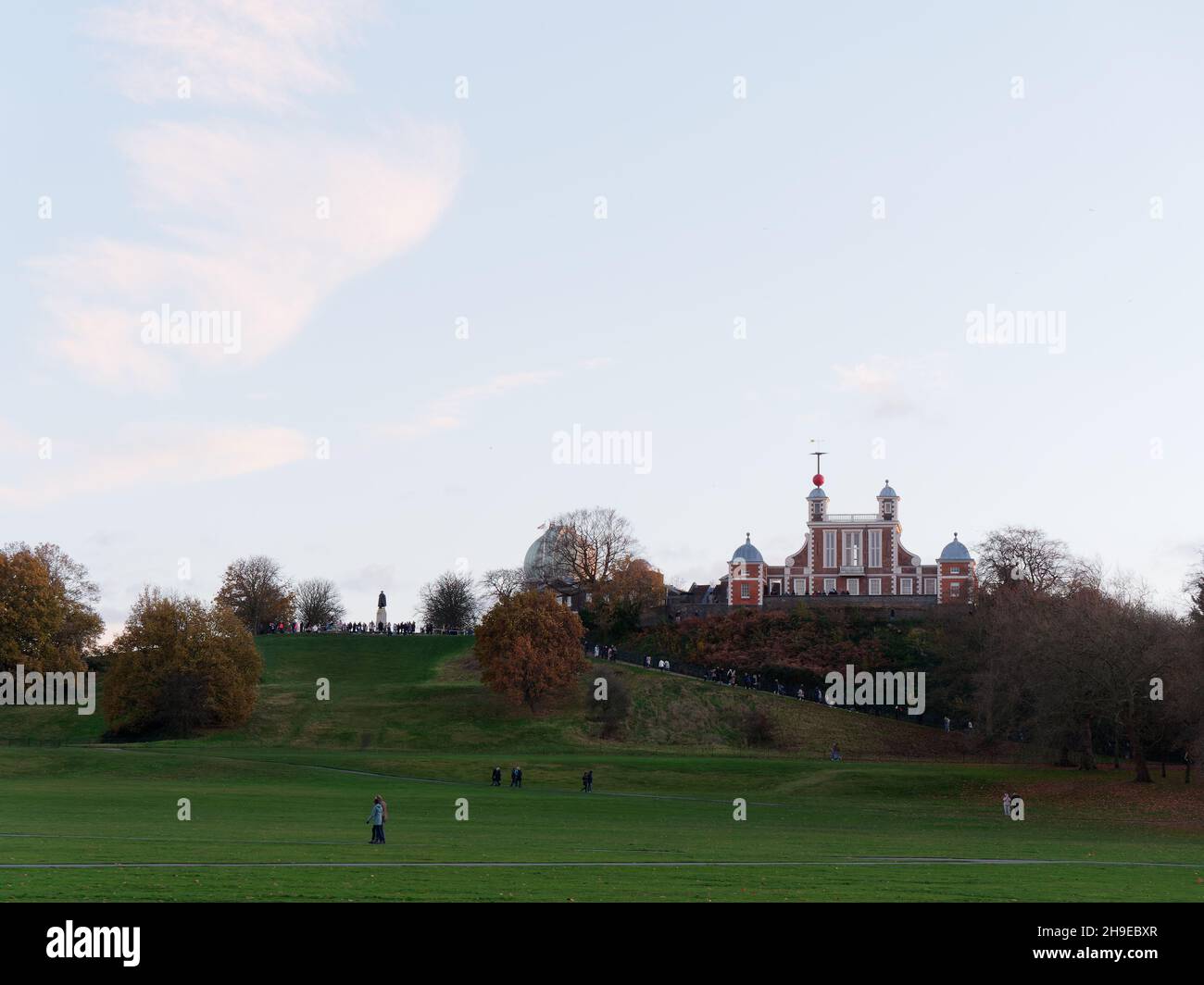 Londra, Grande Londra, Inghilterra, dicembre 04 2021: Il Royal Observatory in autunno a Greenwich Park, nel London Borough di Greenwich. Foto Stock