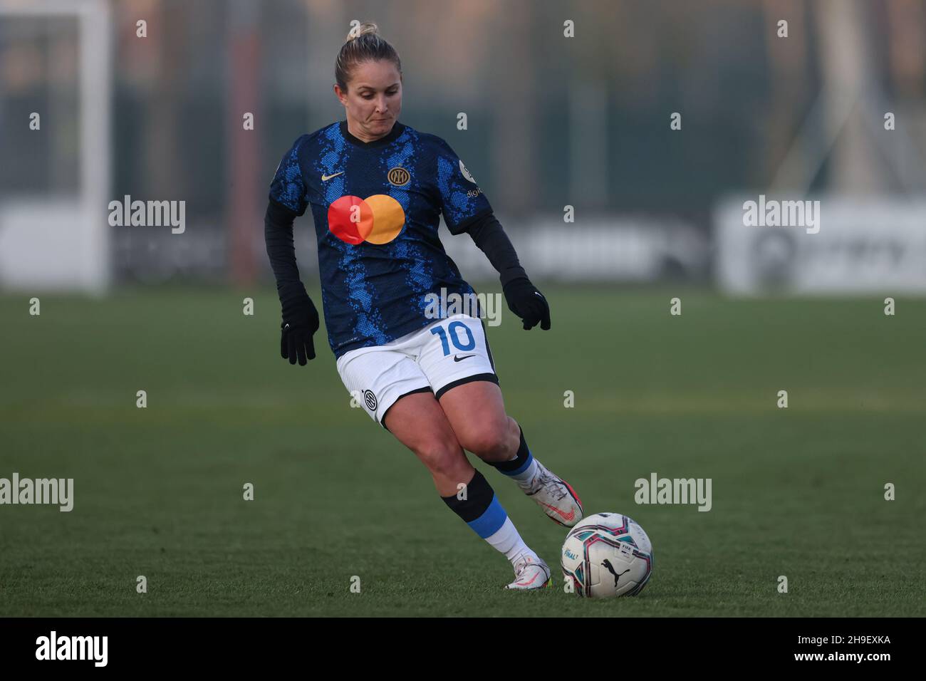 Milano, 5 dicembre 2021. Tatiana Bonetti di Internazionale durante la Serie a Femminile Match al Centro Sportivo Vismara di Milano. Il credito d'immagine dovrebbe essere: Jonathan Moscrop / Sportimage Foto Stock