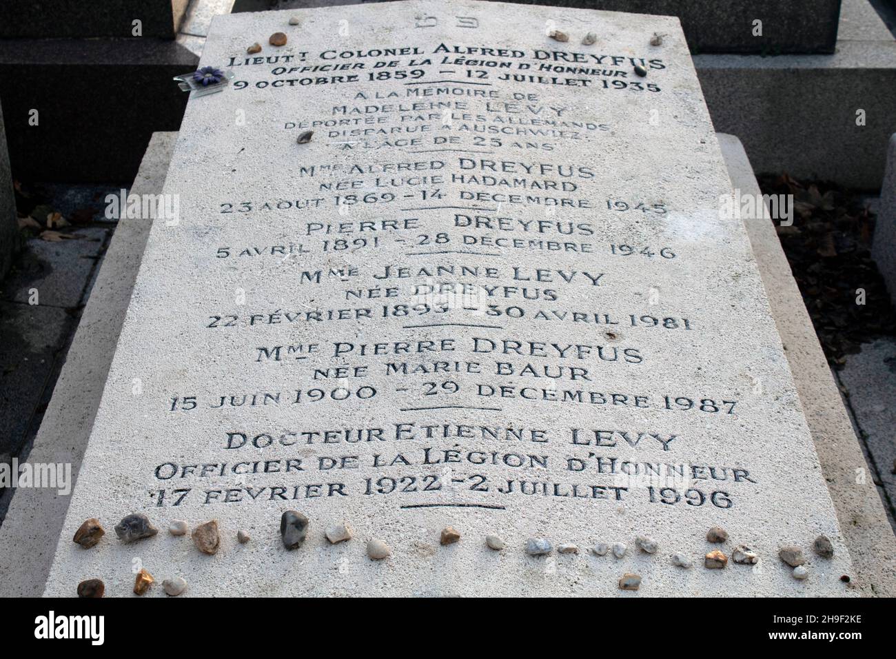 La tomba di Alfred Dreyfus Montparnasse Cimitero, Parigi, Francia Foto Stock