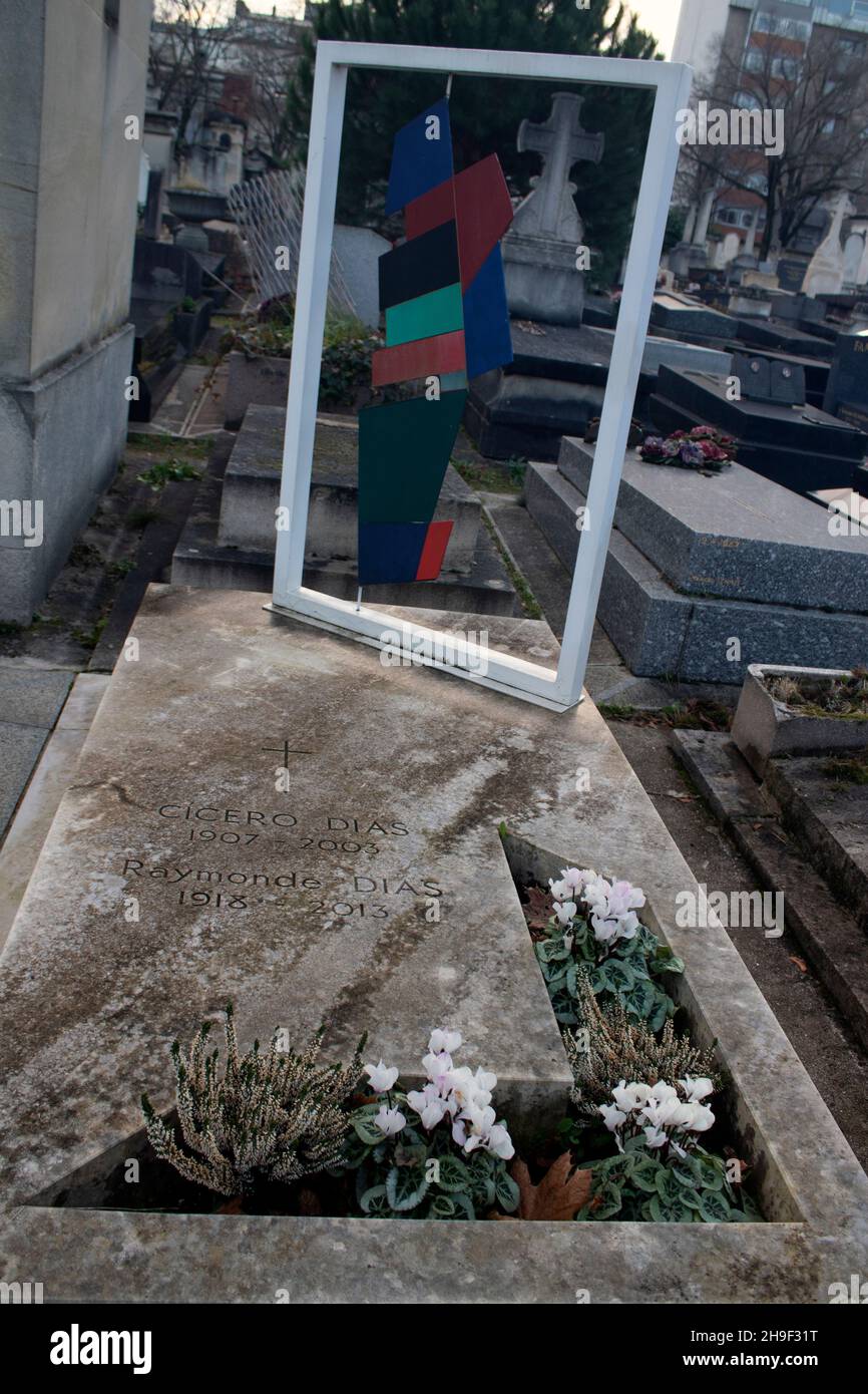 La tomba del pittore modernista brasiliano Cícero dos Santos Dias nel cimitero di Montparnasse Parigi Francia Foto Stock