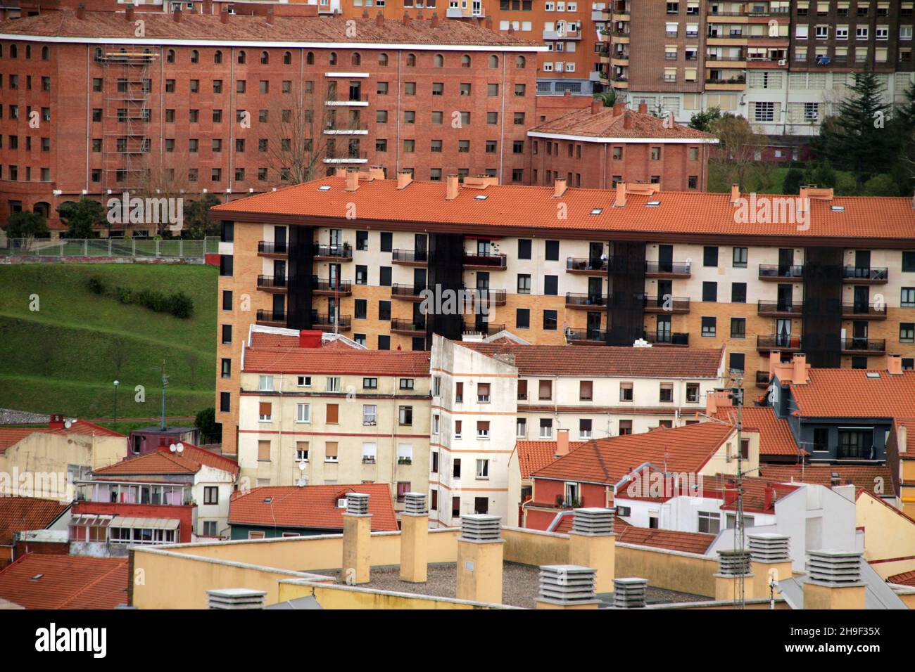 Bella vista urbana di Bilbao, Spagna Foto Stock
