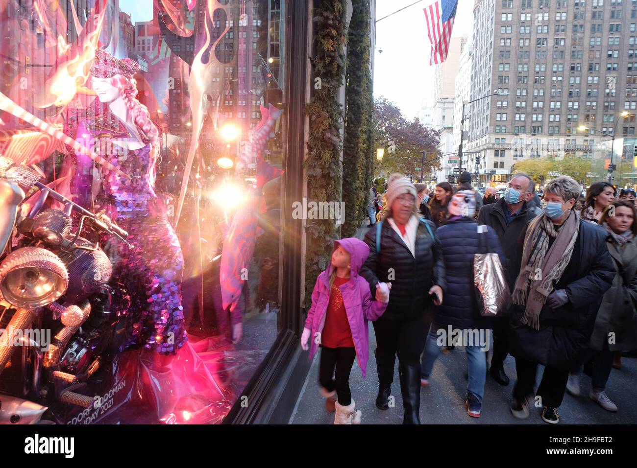 finestre di vacanza a bergdorf goodman new york, ny 2021 Foto Stock