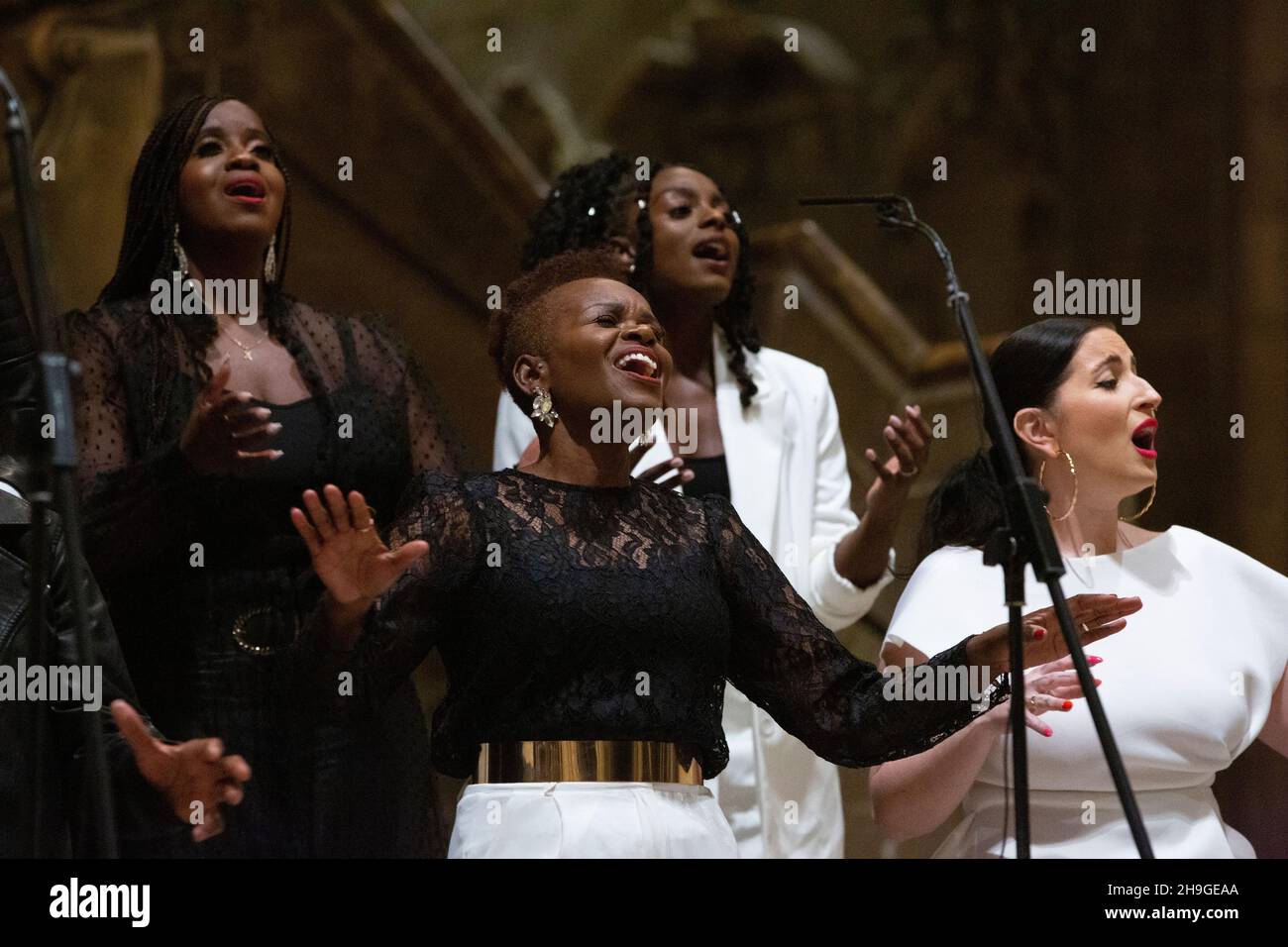 Il Coro del Regno che si esibisce nella Cattedrale di Canterbury Ottobre 2021 Foto Stock