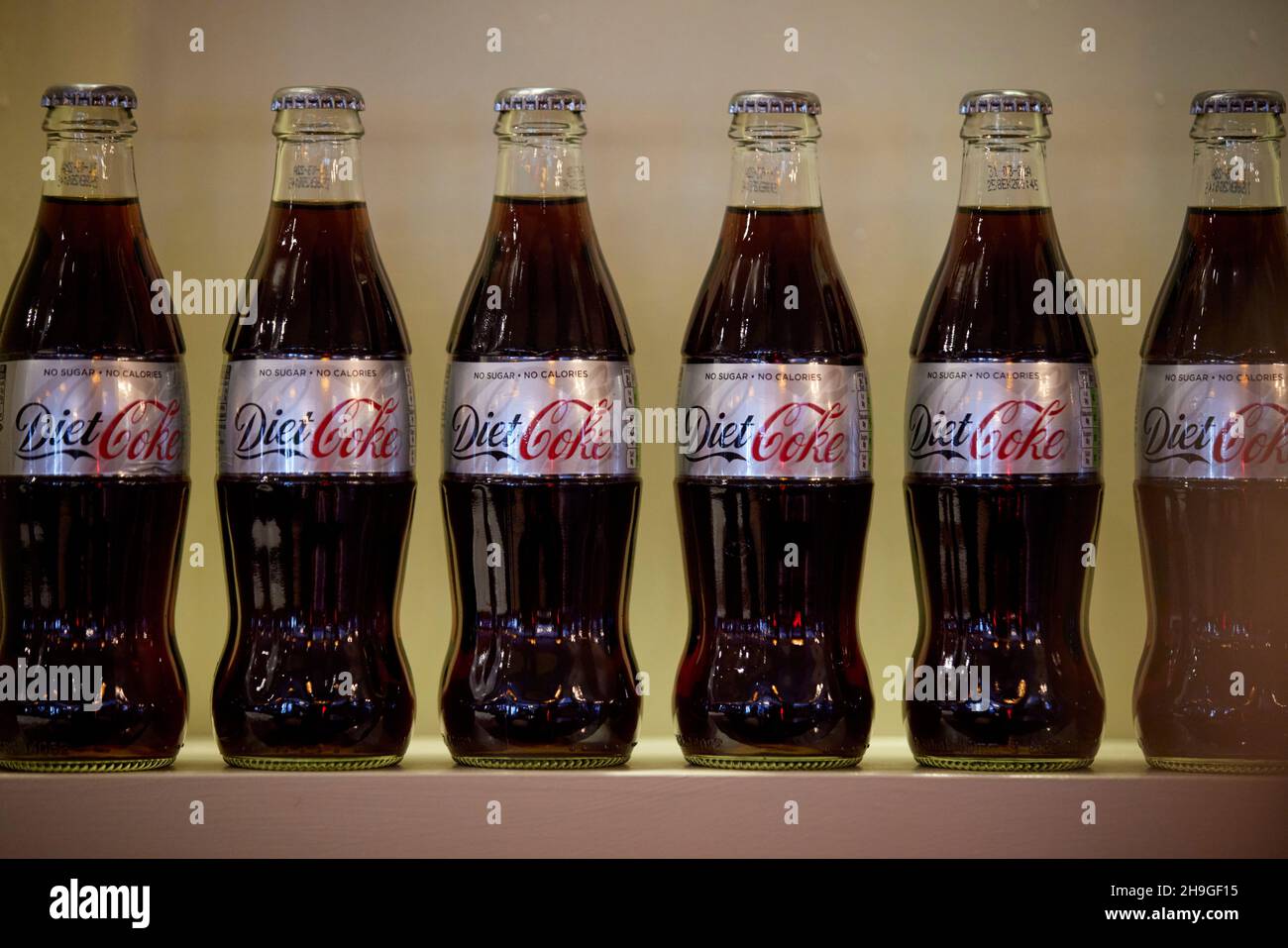 Bottiglia di Coca Cola classica in vetro per la gamma Diet Coca Cola Foto Stock