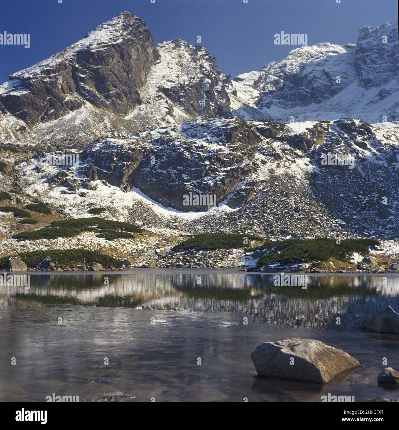 Polska 09.1987. Tatry. Morskie Oko. uu PAP/Jan Morek Dok³adny dzieñ wydarzenia nieustalony. Polonia settembre 1987. I Monti Tatra. Lago Morskie Oko. uu PAP/Jan Morek evento giorno sconosciuto Foto Stock