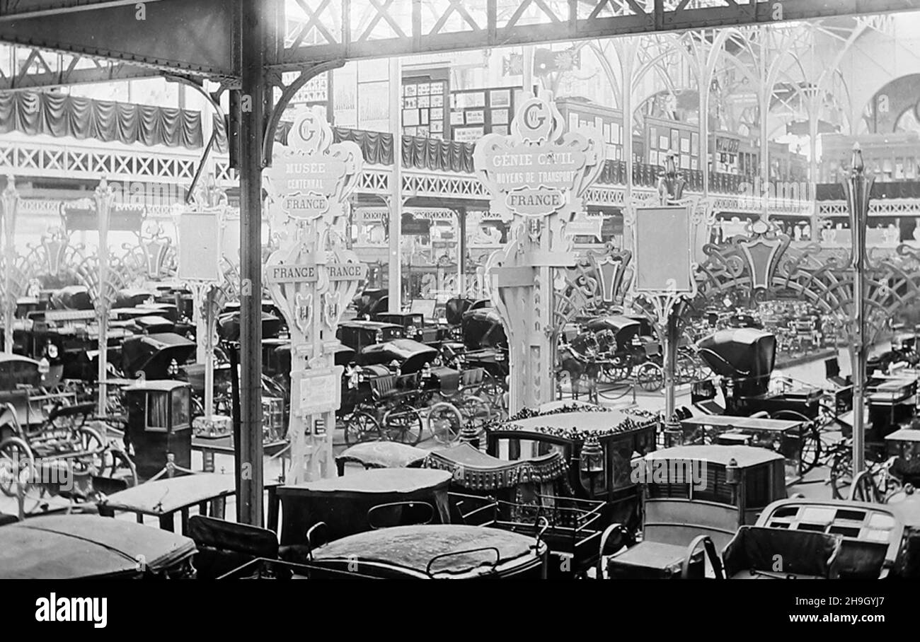 Carrozze vecchie e nuove, 1900 Exposition Universelle, Parigi, Francia Foto Stock