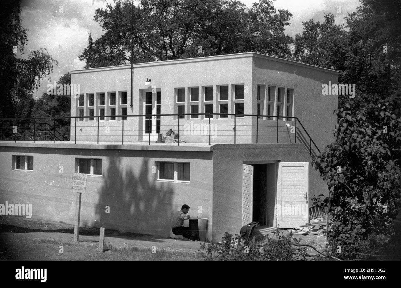 Wroc³aw, 1948-07. Przygotowania do otwarcia Wystawy Ziem Odzyskanych (WZO), czynnej w dniach 21.07-31.10. mw PAP/Sadowski Dok³adny dzieñ wydarzenia nieustalony. Wroclaw, luglio 1948. Preparativi per l'esposizione dei territori riconquistati, in programma dal 21 luglio al 31 ottobre. mw PAP/Sadowski Foto Stock