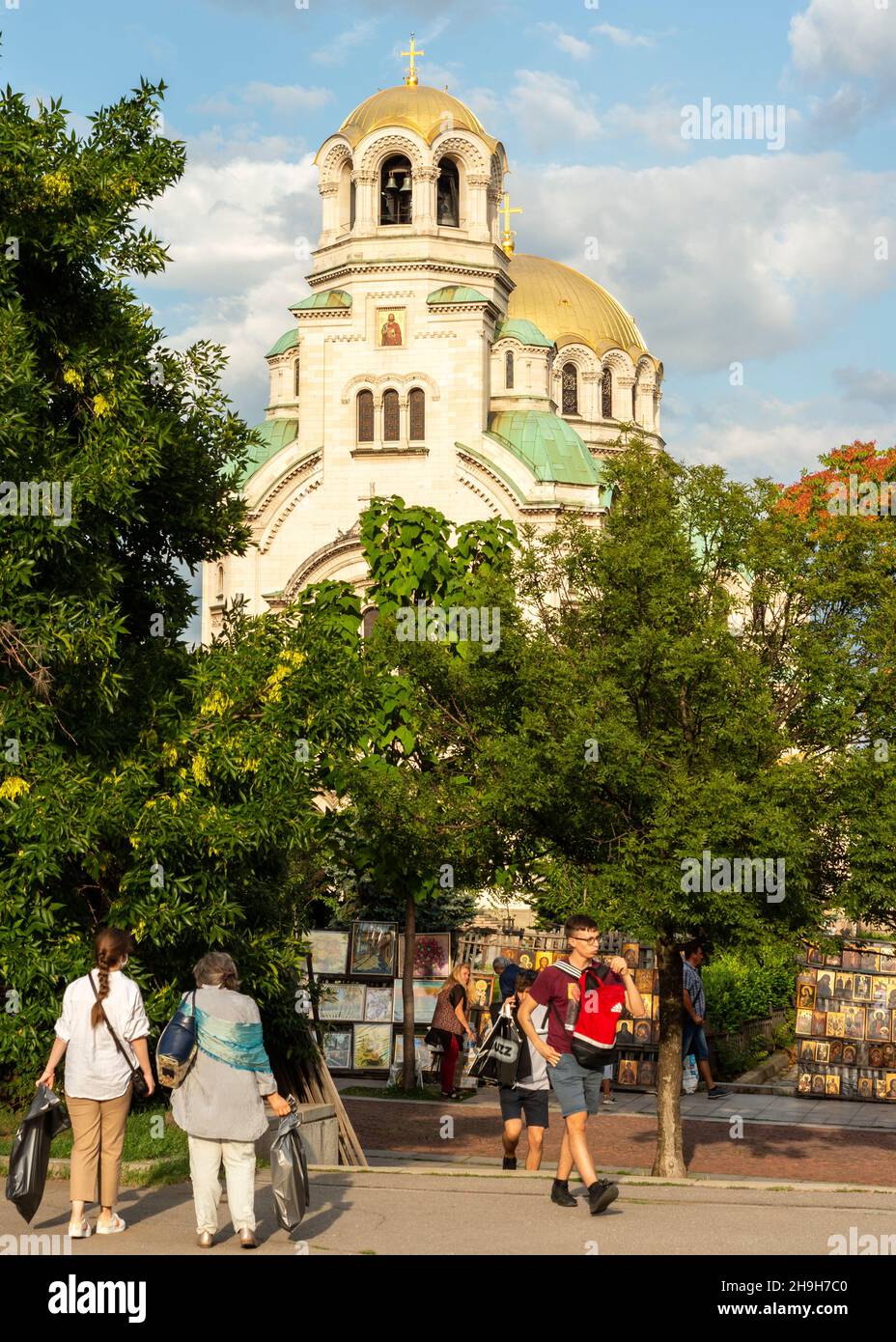 Vista della Cattedrale Alexander Nevsky e del mercato delle pulci dipinto a mano di Sofia, Bulgaria Foto Stock