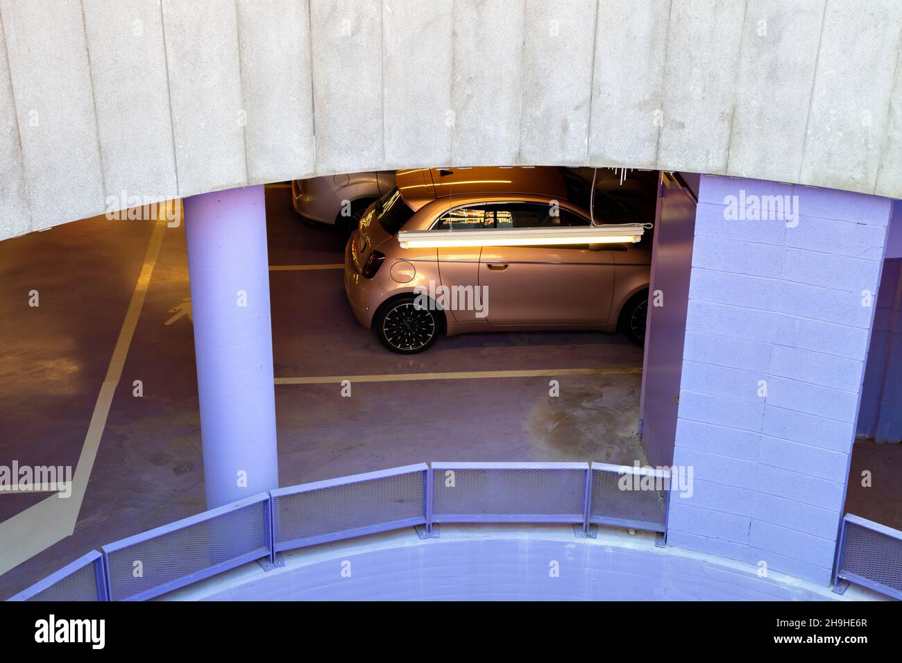 Una fotografia originale del parcheggio CityLife, dall'alto, Milano Italia Foto Stock