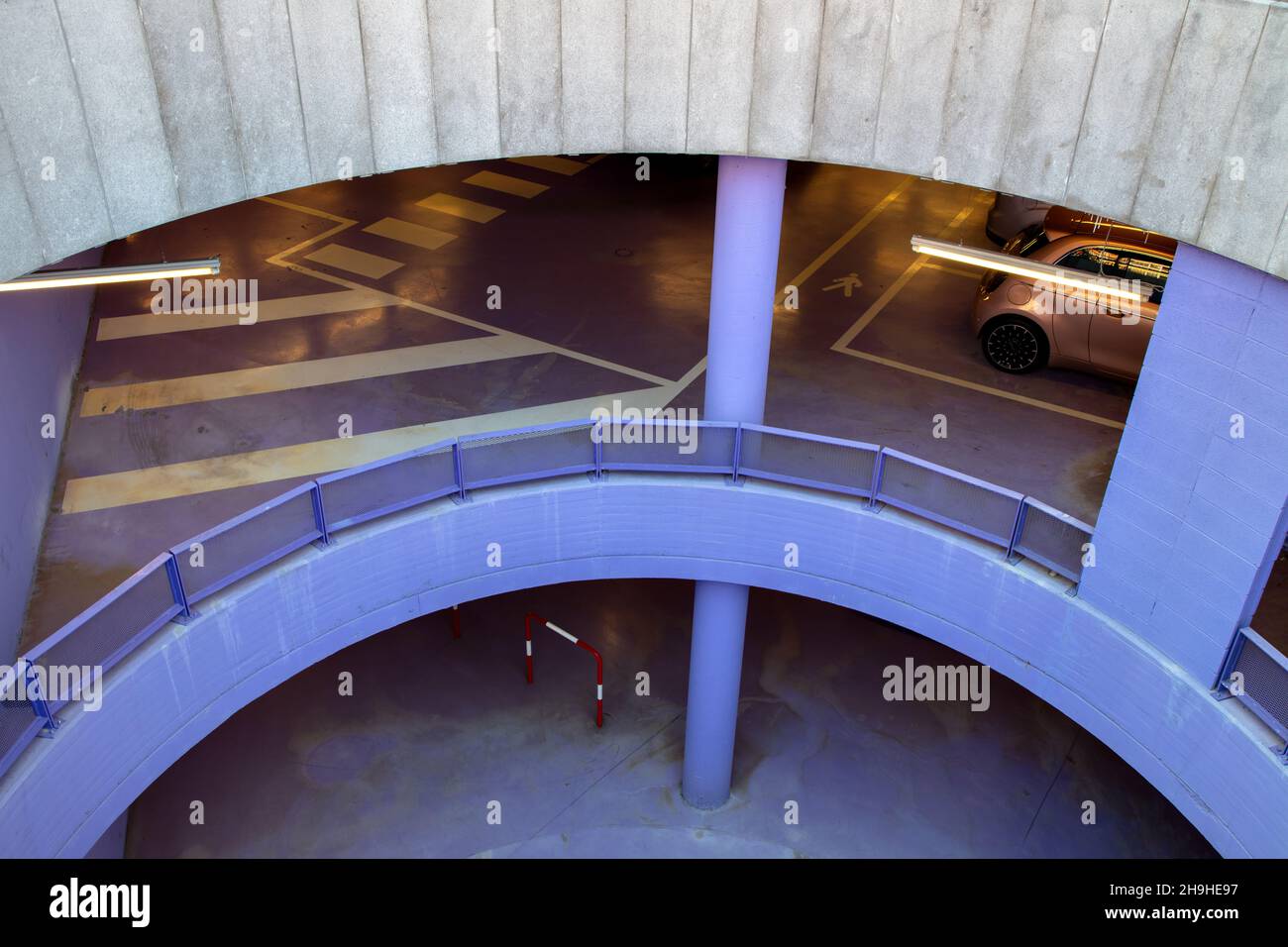 Una fotografia originale del parcheggio CityLife, dall'alto, Milano Italia Foto Stock