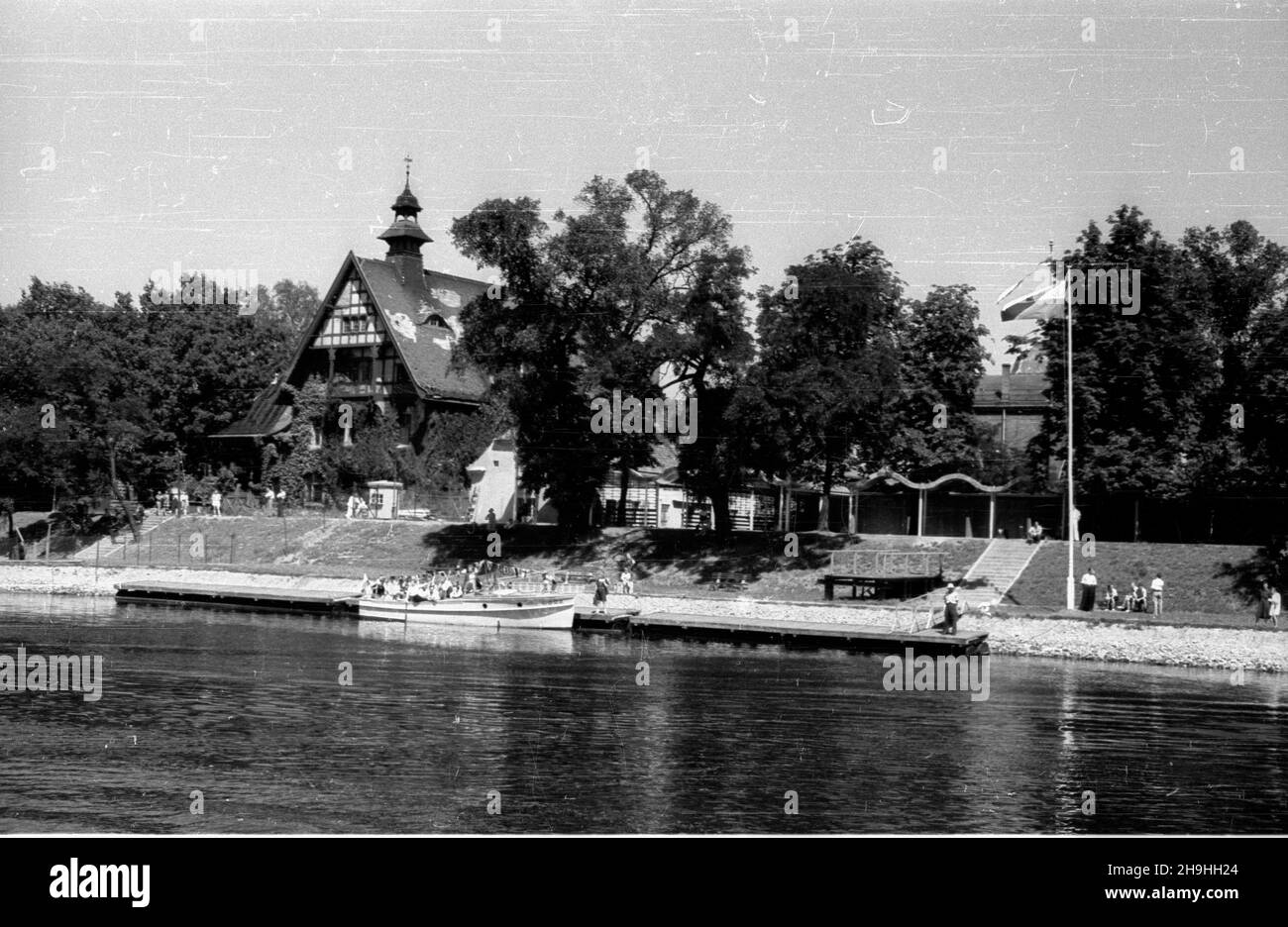 Wroc³aw, 1948-08. Przystañ na Odrze. ka PAP Dok³adny dzieñ wydarzenia nieustalony. Wroclaw, 1948 agosto. Un porto sul fiume Odra. ka PAP Foto Stock