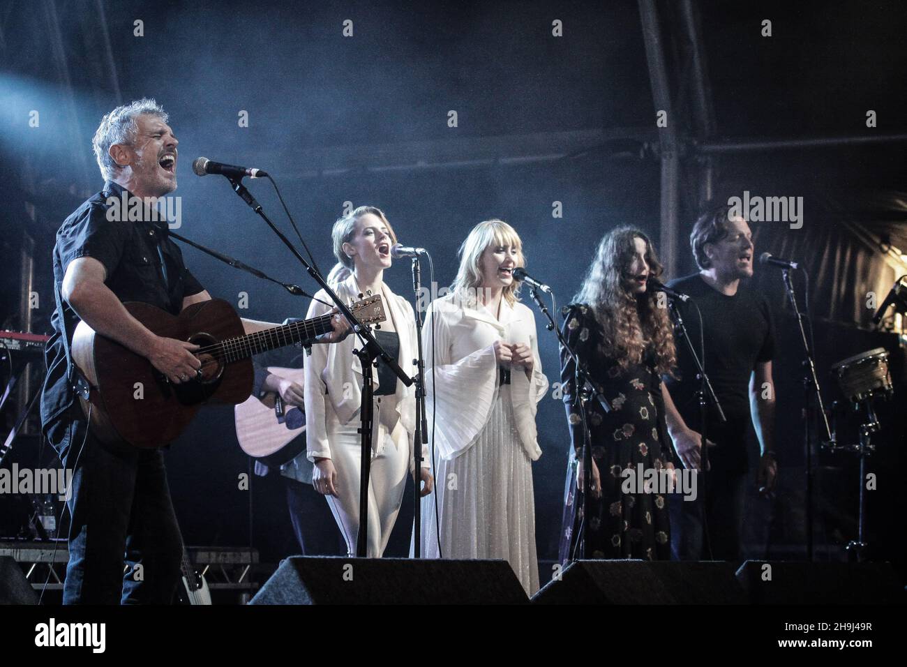 La banda gene Clark No Other che si esibisce al 2014 Fine del festival della strada a Larmer Tree Gardens in Dorset Foto Stock