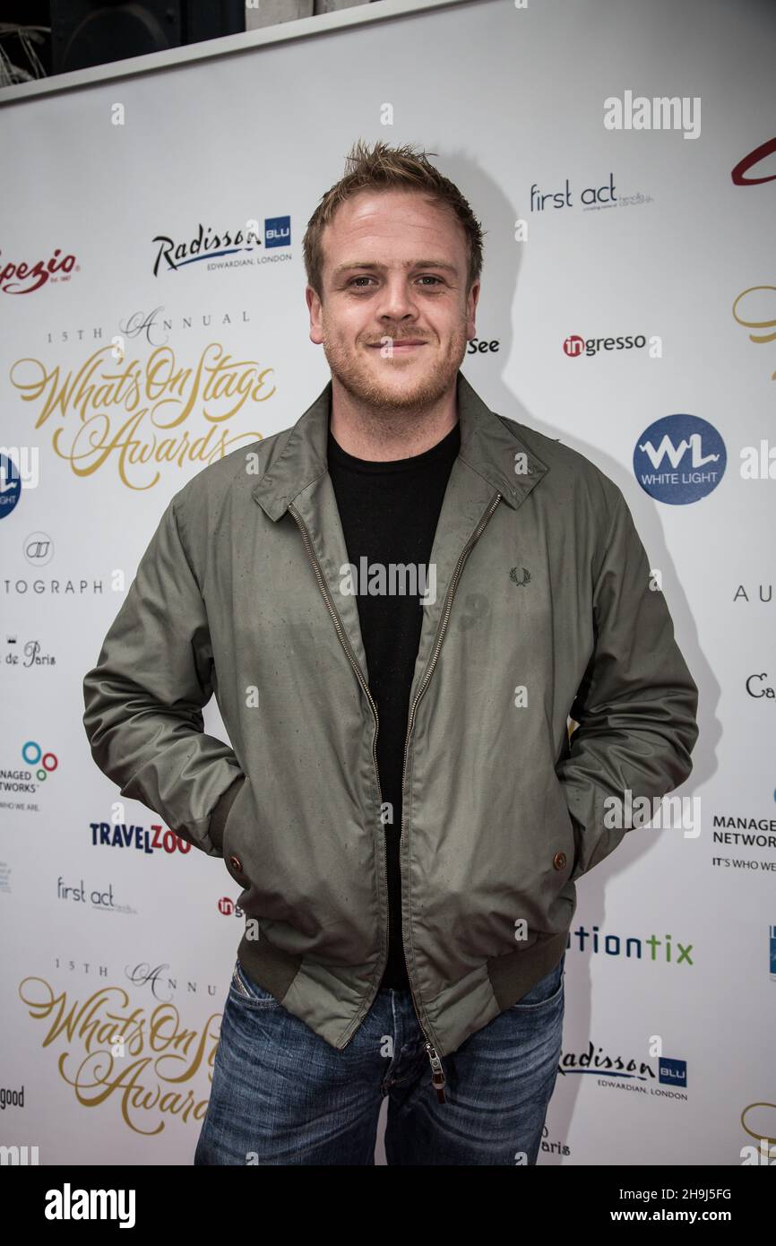 Owain Arthur arriva al Whatsonstage Theatre Awards tenuto al Cafe de Paris di Londra. Foto Stock