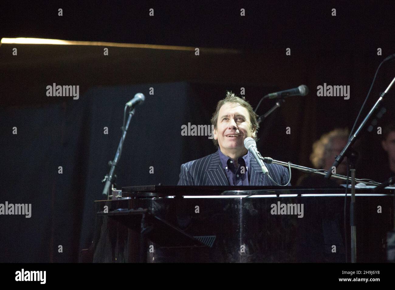 Jools Holland e la sua Orchestra di Rhythm and Blues sul palco come parte del festival di Hampton Court Palace Foto Stock