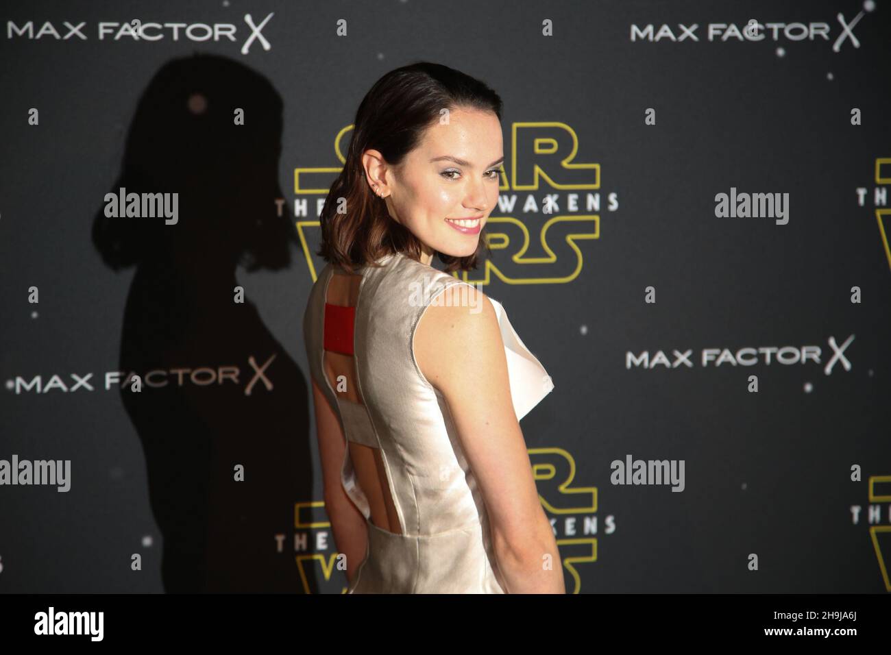Holly Grainger arriva alla presentazione di Star Wars: Fashion Finds the Force all'Old Selfridges Hotel di Londra. Dieci designer con sede a Londra mostrano gli sguardi ispirati da Star Wars: The Force Awakens a sostegno della Great Ormond St Hospital Children's Charity Foto Stock