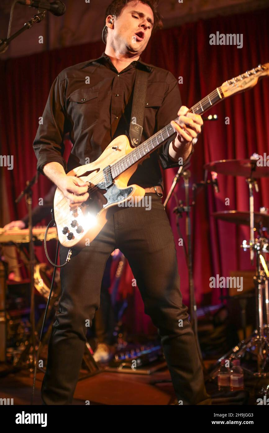 Jim Adkins di Jimmy Eat World alla data di apertura di un tour mondiale sul palco alla Bush Hall di Londra. Data della foto: 7 settembre 2016. Il credito fotografico dovrebbe essere: Richard Grey/ Empics Entertainment. Foto Stock