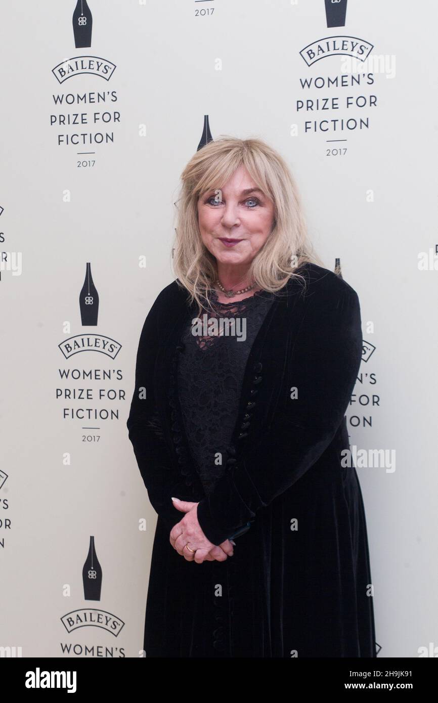 Helen Lederer, comico, scrittore e attrice inglese, si presenta per le foto prima dell'annuncio del vincitore del Premio per la Fiction 2017 Baileys Women's Prize alla sala da ballo Clore nella sala del Festival, Southbank Centre, a Londra. Data foto: Mercoledì 7 giugno 2017. Il credito fotografico dovrebbe essere: Richard Grey/EMPICS Entertainment Foto Stock