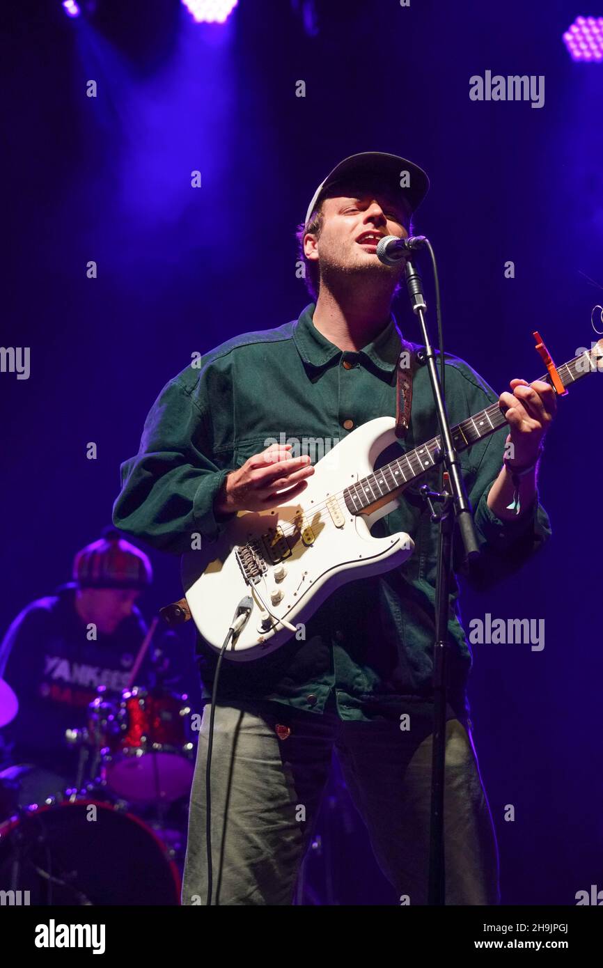 Mac DeMarco si esibisce dal vivo sul Woods Stage al 2017 End of the Road Festival di Larmer Tree Gardens a Dorset. Data foto: Venerdì 1 settembre 2017. Il credito fotografico dovrebbe essere: Richard Grey/EMPICS Entertainment Foto Stock