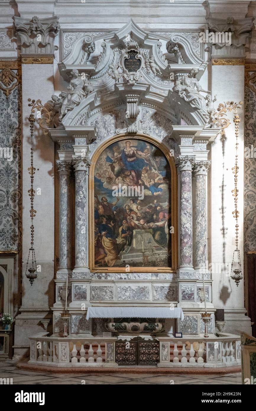 L'Assunzione di Tintoretti nella chiesa di Santa Maria Assunta detta i Gesuiti a Venezia. Da una serie di foto di viaggio in Italia. Data foto: Martedì 12 febbraio 2019. Il credito fotografico dovrebbe essere: Richard Grey/EMPICS Foto Stock