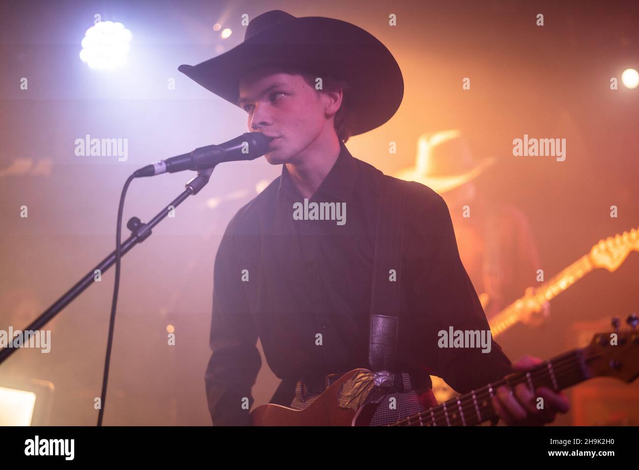 Geordie Greep di Black Midi si esibisce dal vivo sul palco all'edizione 2019 del Great Escape Festival di Brighton, Regno Unito. Data foto: Sabato 11 maggio 2019. Il credito fotografico dovrebbe essere: Richard Grey/EMPICS Foto Stock