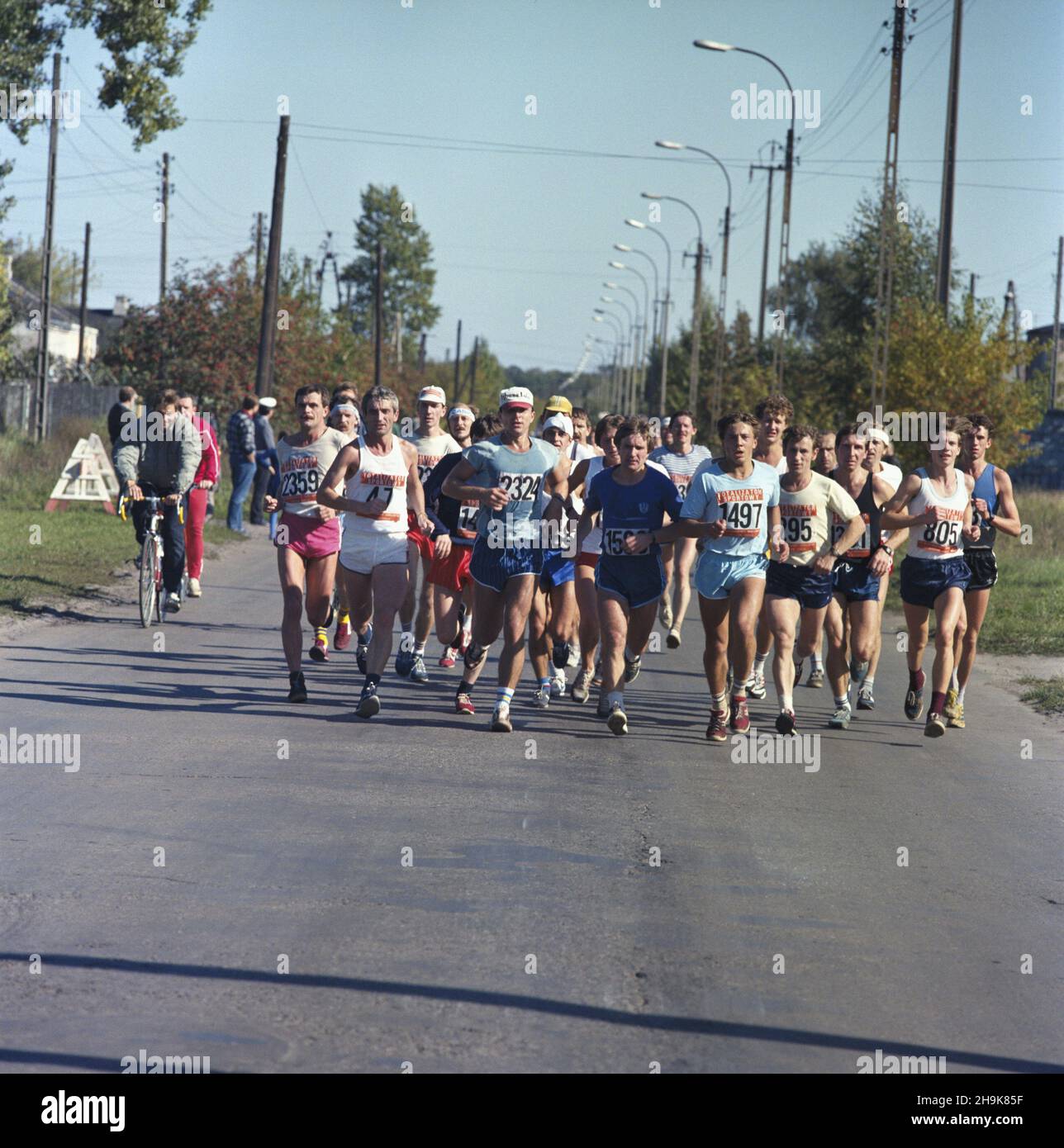 Warszawa 28.09.1986. VIII Miêdzynarodowy Warszawski Maraton Pokoju. msa PAP/Leszek Fidusiewicz Varsavia, 28 settembre 1986. L'ottava maratona internazionale della pace, msa PAP/Leszek Fidusiewicz Foto Stock