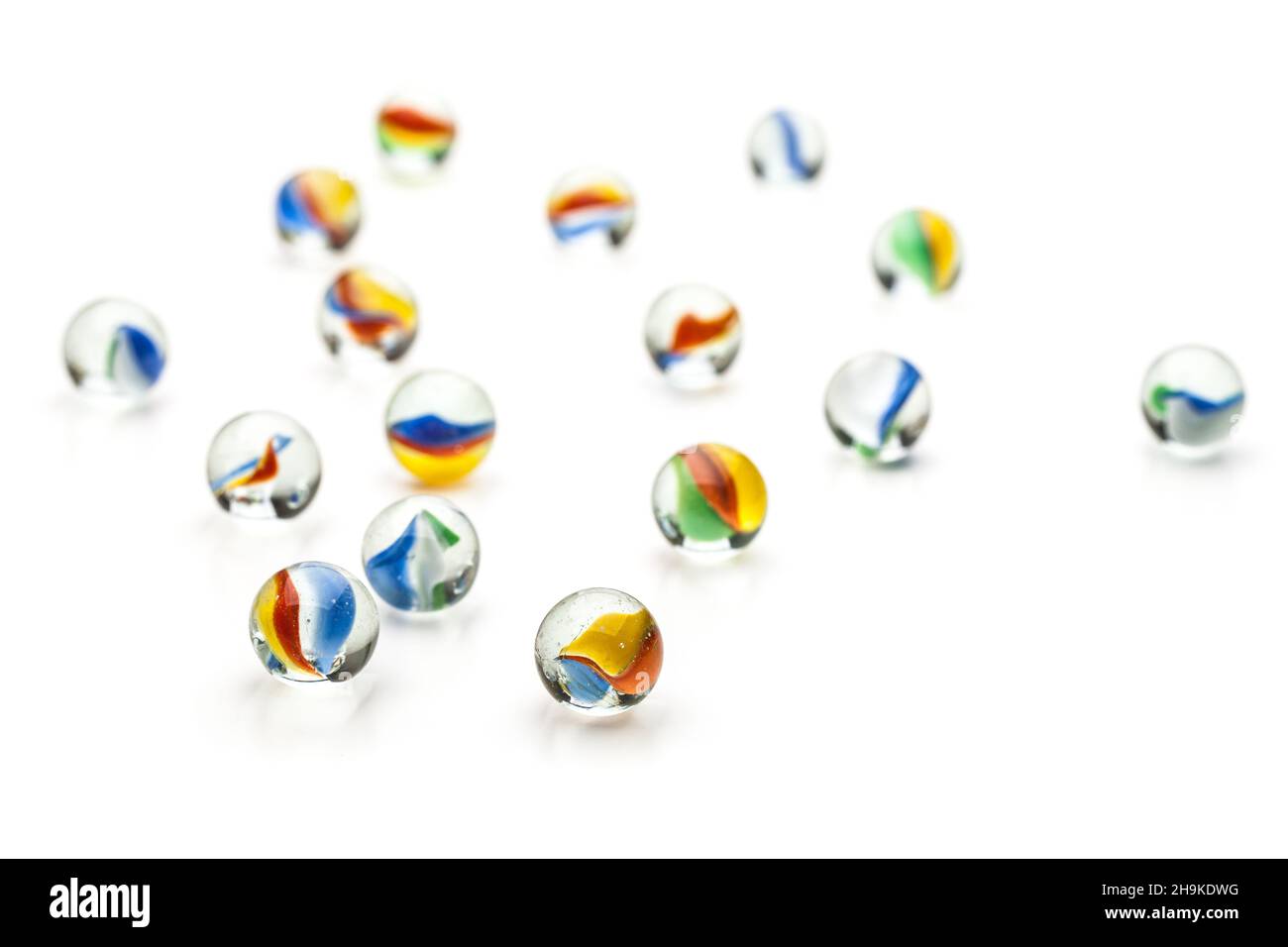 sfondo, fronte, giocoso, colorato, molti, parti, luce, interno, palla, gioco, blu, insieme, marmo, bianco, retro, decorazione, chiusa, colorata, vetro, Foto Stock