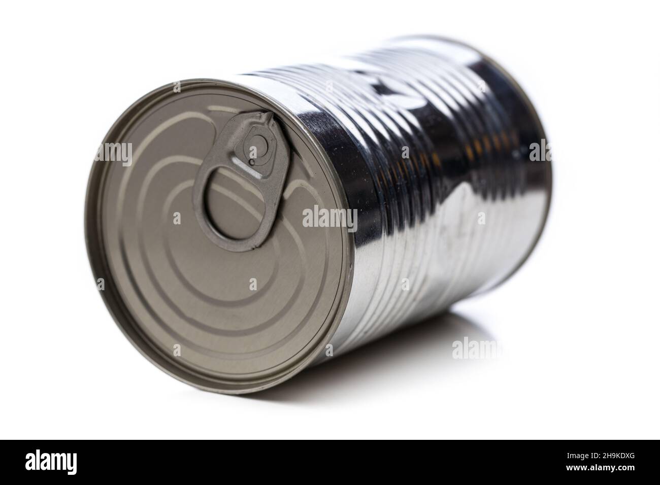 Lattina, stagno, bianco, sfondo, isolato, lattina bianca, un metallo, chiusura, no, etichetta, applicazioni, opzionali, alcune, singole, rinnovate, vuoto, scanalature, neutra Foto Stock