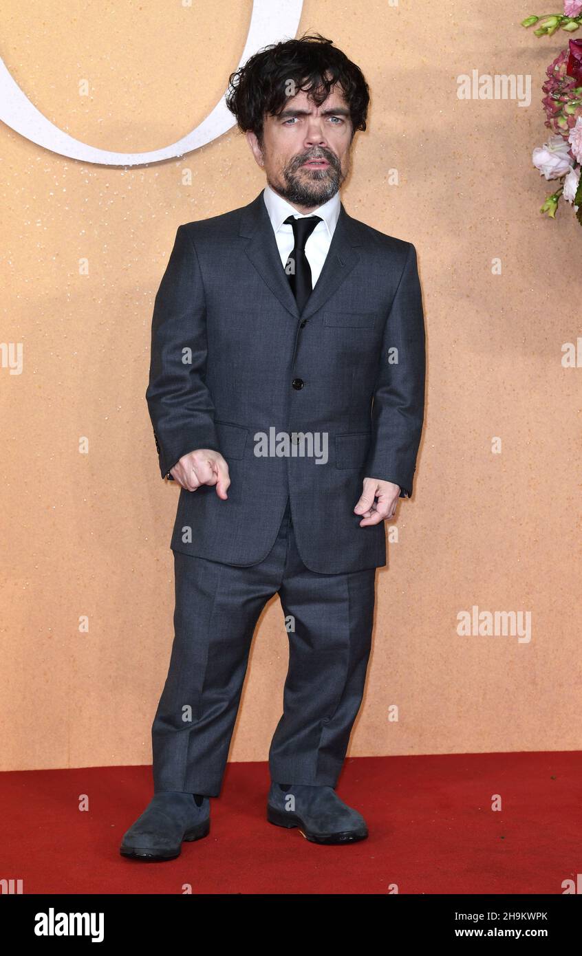 7 dicembre 2021. Londra, Regno Unito. Peter Dinklage frequenta Cyrano UK Premiere, Odeon Luxe Cinema, Leicester Square, Londra. Credit: Doug Peters/EMPICS/Alamy Live News Foto Stock