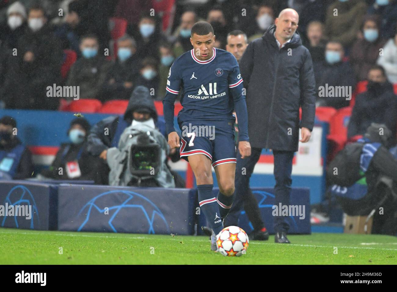 Parigi, Francia. 7 dicembre 2021. Kylian Mbappe - Champions League - Gruppo A - Paris St Germain vs Bruges in Parc des Princes a Parigi, Francia, il 7 dicembre 2021. (Foto di Lionel Urman/Sipa USA) Credit: Sipa USA/Alamy Live News Foto Stock