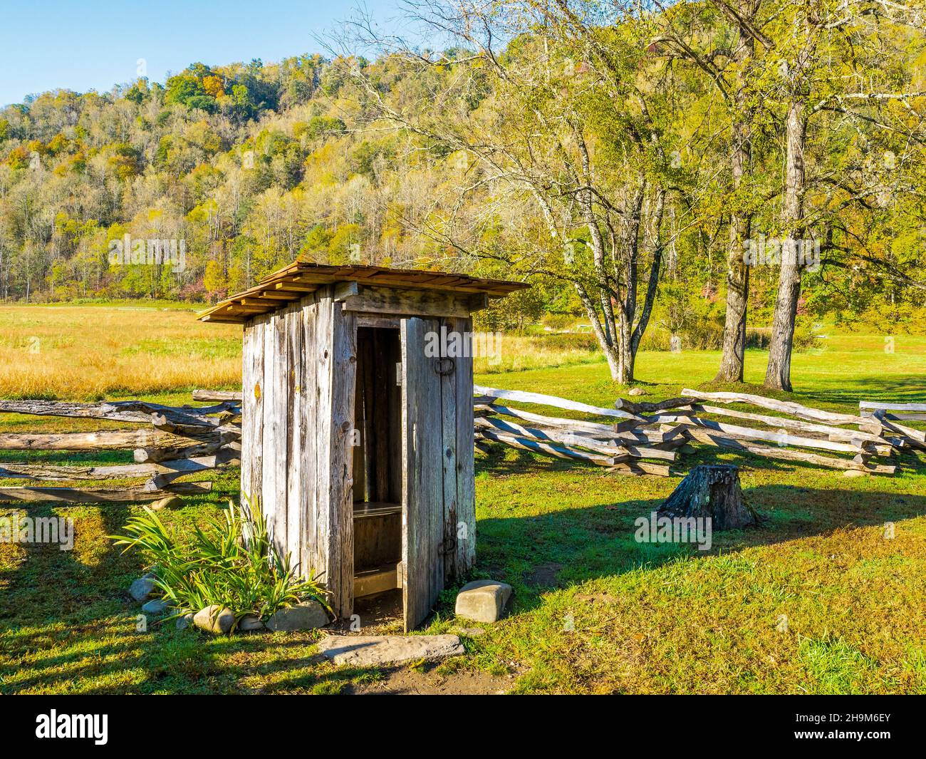 19th Century Mountain Farm Museum presso l'Oconaluftee Visitors Center nel Great Smoky Mountains National Park nel North Carolina USA Foto Stock