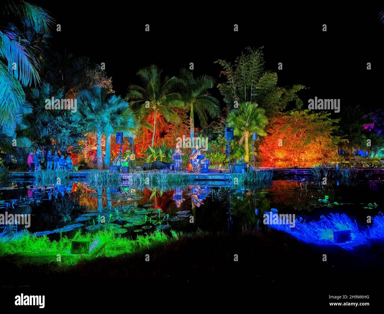 Johnsonville Night Lights in the Garden Natale 2021 al Giardino Botanico di Napoli Florida USA Foto Stock