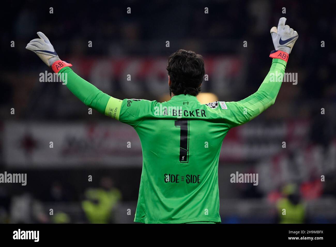 Milano, Italia. 7 dicembre 2021. Alisson Becker di Liverpool durante la partita di football del gruppo B UEFA Champions League tra AC Milan e Liverpool allo stadio San Siro di Milano (Italia), 7 dicembre 2021. Foto Andrea Staccioli/Insidefoto Credit: Ininsidefoto srl/Alamy Live News Foto Stock