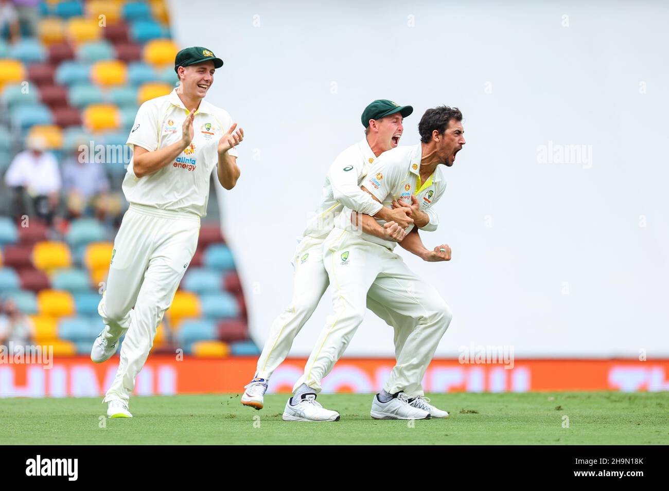 Rory Burns, licenziato da Mitchell Starc nella prima palla della partita Foto Stock