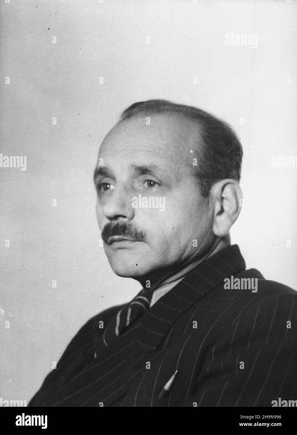 Warszawa, 1948-11. Komendant g³ówny Milicji Obywatelskiej gen. Franciszek JóŸwiak ps. Witold. Dok³adny dzieñ wydarzenia nieustalony. bk PAP Varsavia, novembre 1948. Citizen's Militia MO comandante in capo generale Franciszek Jozwiak alias Witold. bk PAP Foto Stock