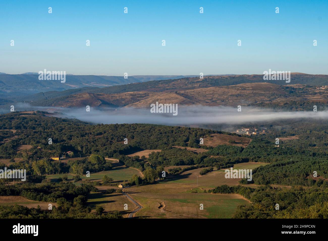 Paesaggio rurale all'interno della Cantabria. Foto Stock