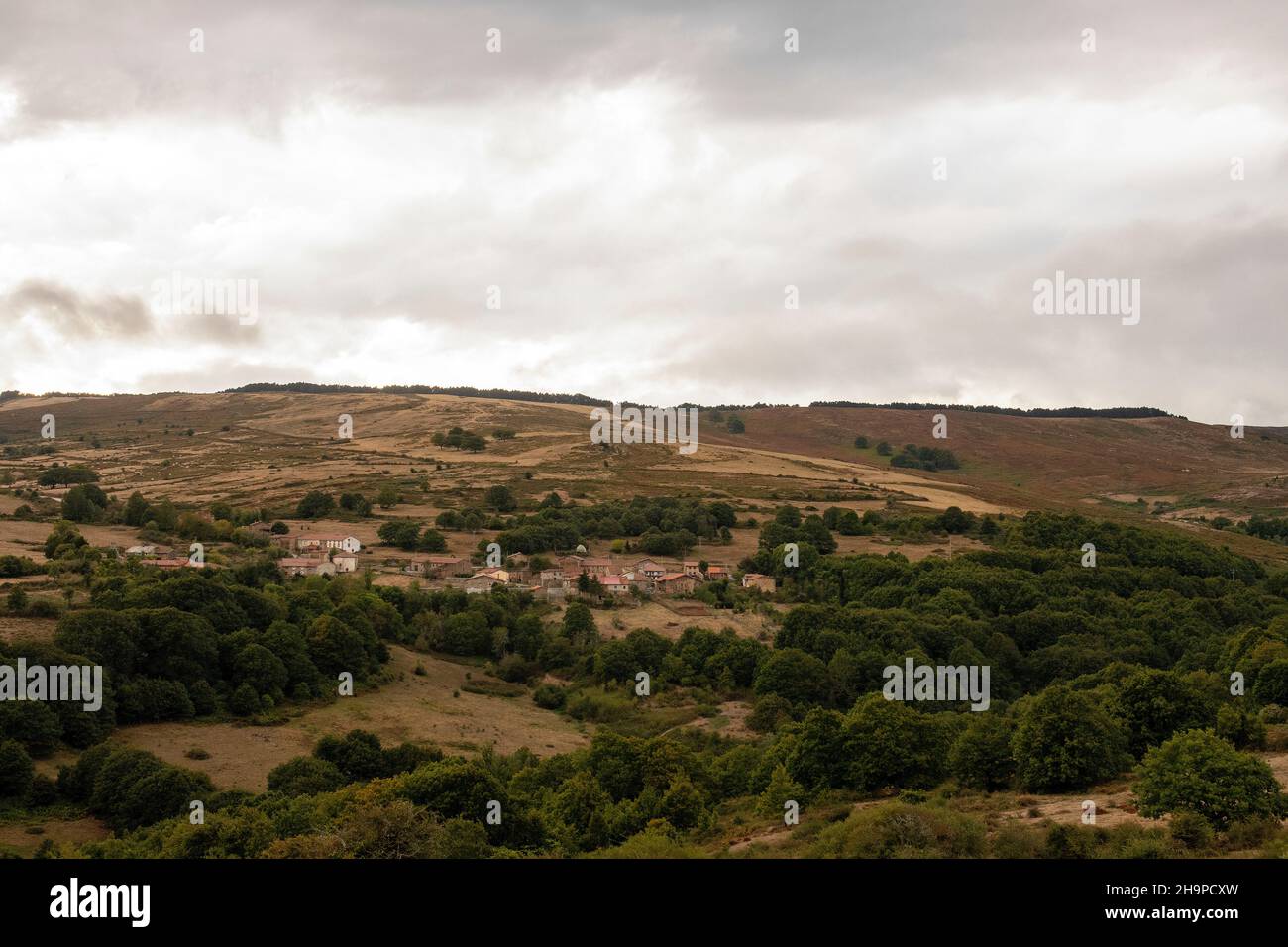 Paesaggio rurale all'interno della Cantabria. Foto Stock