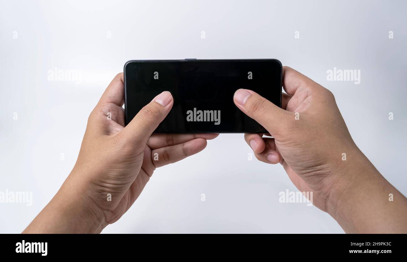 Si tratta di una foto pulita dello smartphone su sfondo bianco. È possibile scaricarlo e utilizzarlo per i propri progetti personali e commerciali. Foto Stock