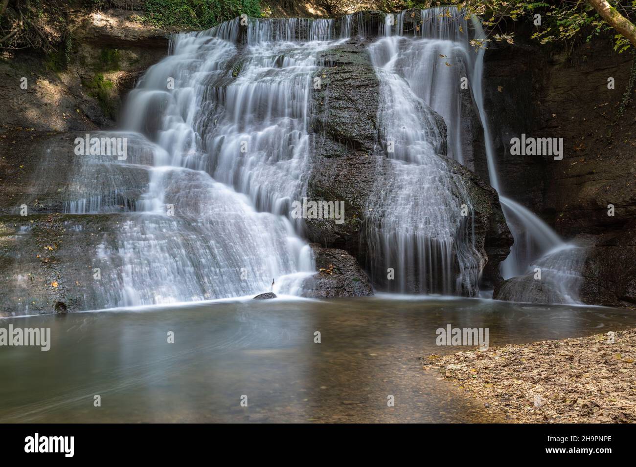 Cascata di Starzel vicino a Jungingen, Alb Svevo, Germania Foto Stock