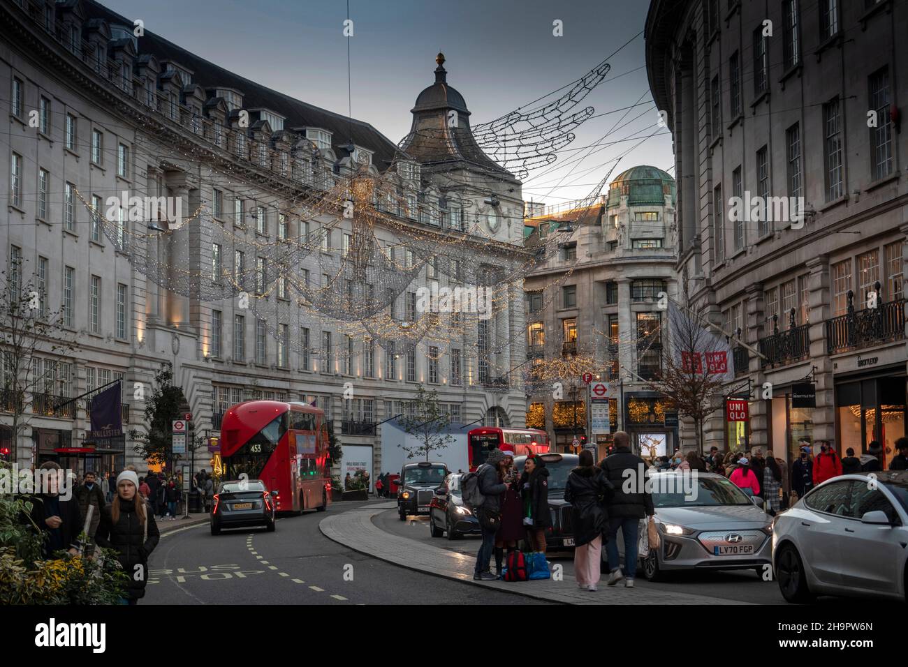 Regno Unito, Inghilterra, Londra, Regent Street, luci natalizie Foto Stock