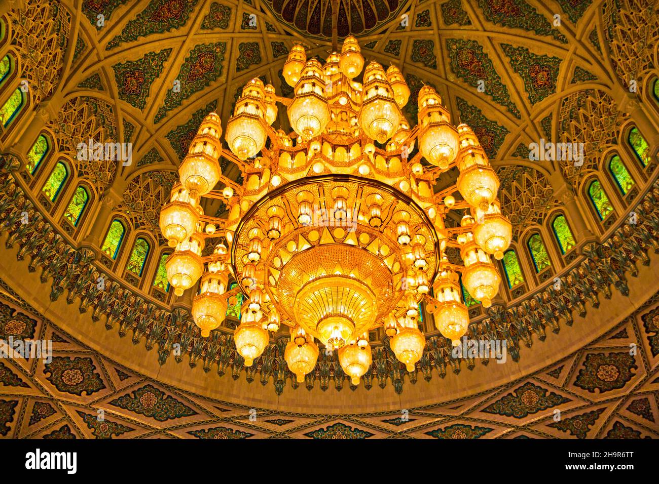 Lampadario di cristallo Swarovsky, Grande Moschea del Sultano Qaboos, Muscat, Oman Foto Stock