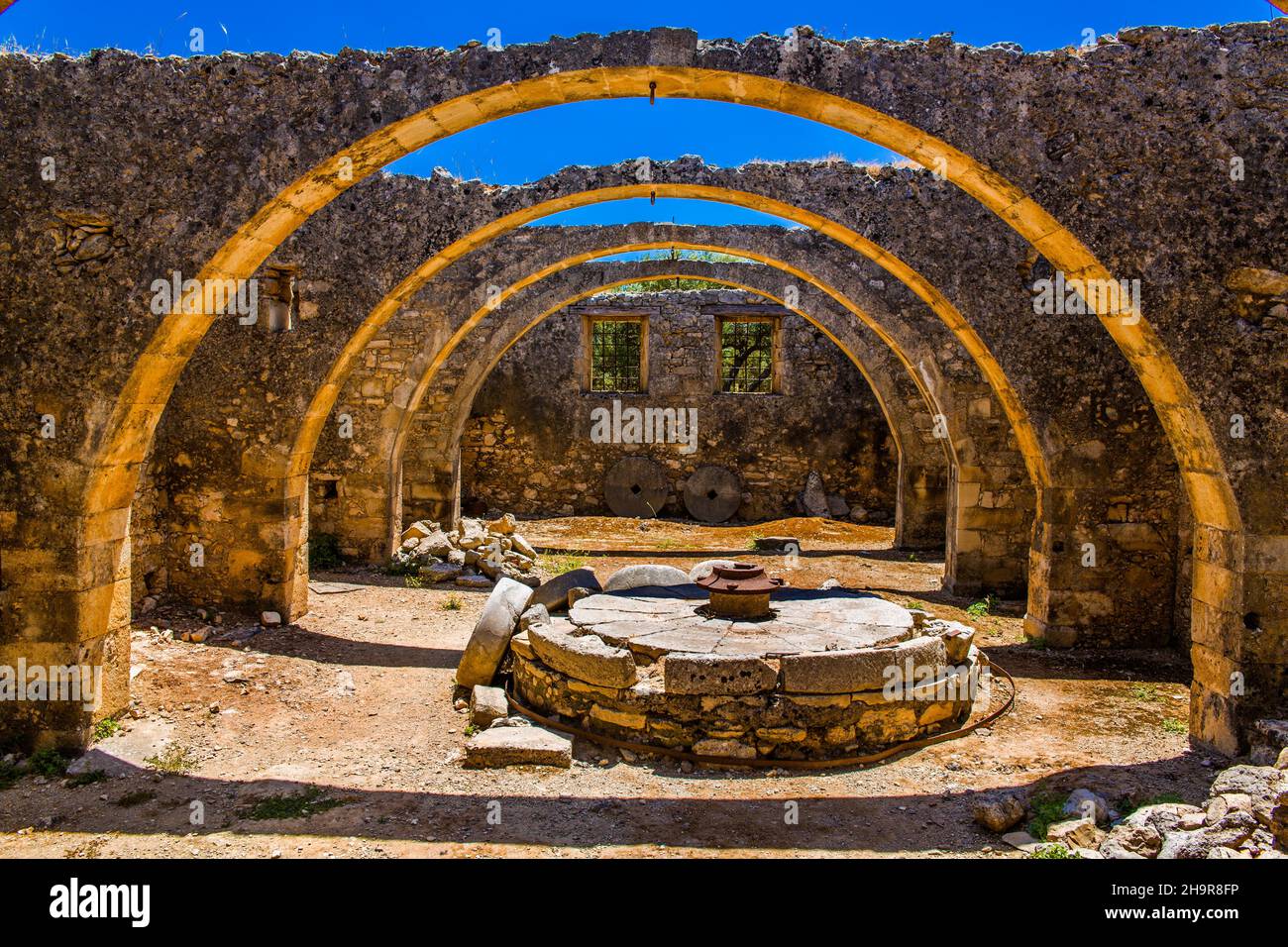 Vecchia fabbrica di olio d'oliva, Moni Karydi, Creta, Vamos, Creta, Grecia Foto Stock