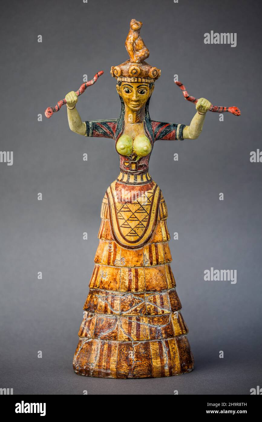 Dea dei serpenti (replica), dal Palazzo di Cnosso, 1500 AC (faience
