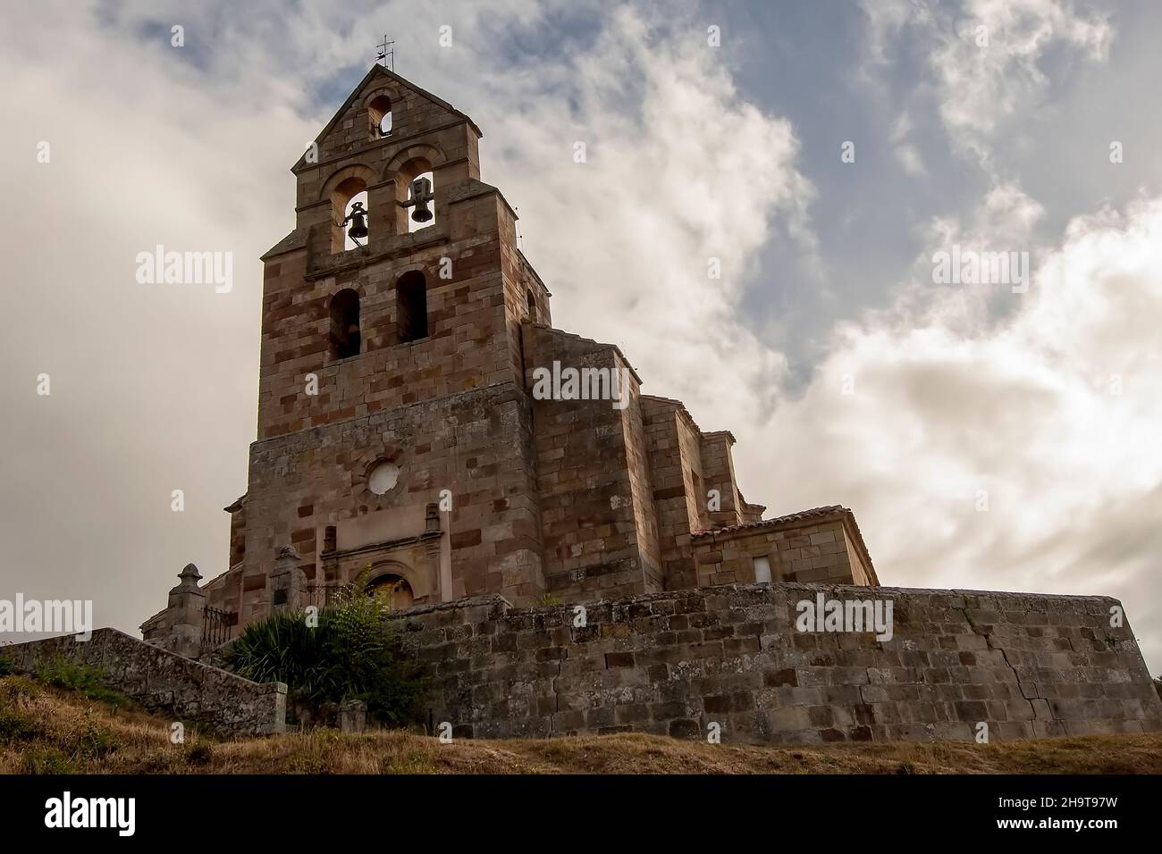 Chiesa romanica di San Juan Bautista a Villanueva de la Nia Foto Stock
