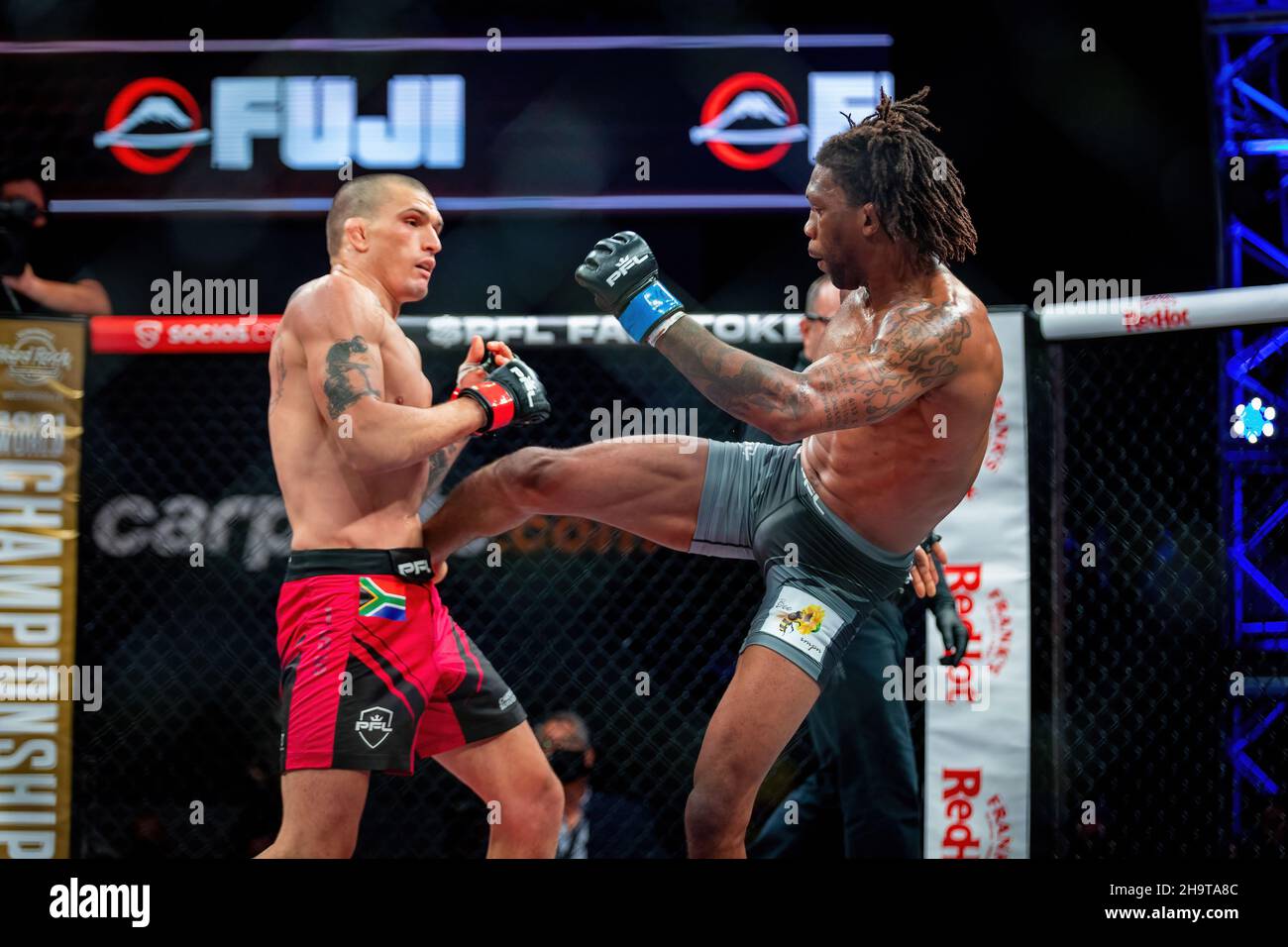 Campionato del mondo PFL 2021. La notte più grande di MMA. 6 World Title Fights at Hard Rock Live. Foto Stock