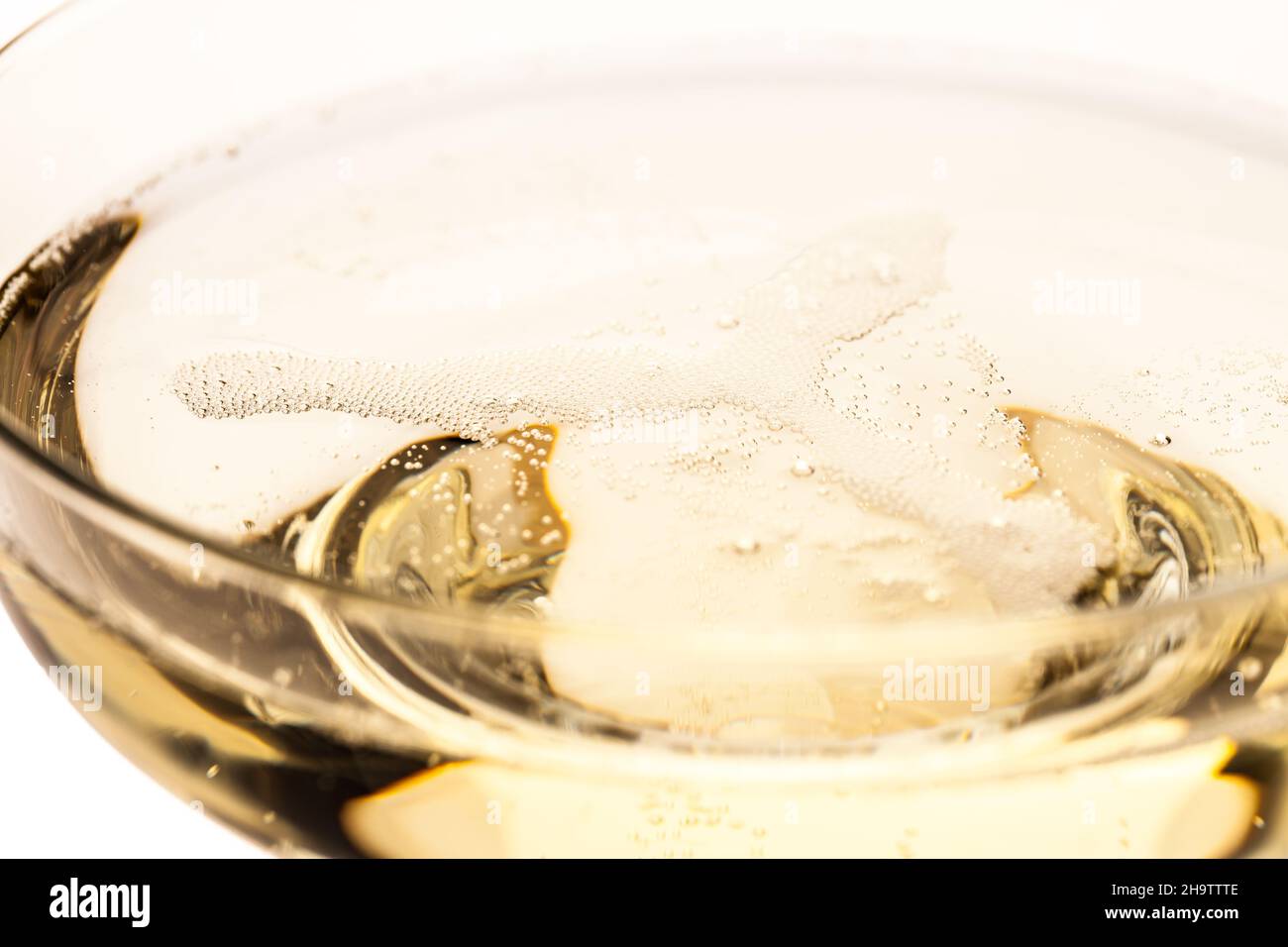 Bicchiere, spumante, champagne, bollicine, dettaglio, ascend, multiplo, bianco, sfondo, bolla, Acido carbonico, Dettagli, Capodanno, ON, TOP, modif Foto Stock