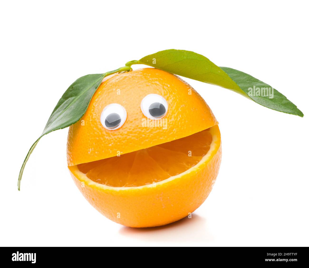 arance, arancio, faccia, coppia, canta, testa, frutta, risata, bocca, amichevole, occhi larghi, simili, uguali, freschi, gemelli, sfondo, isolato, sorriso, vivace Foto Stock