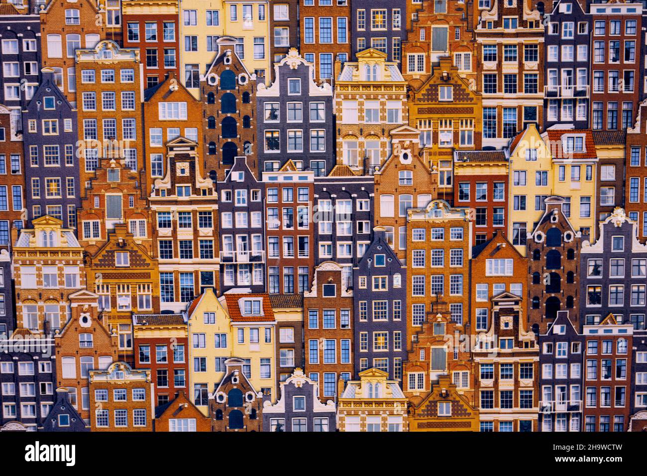 Carta da parati fotografica delle facciate di vari edifici. Trama, sfondo. Foto Stock