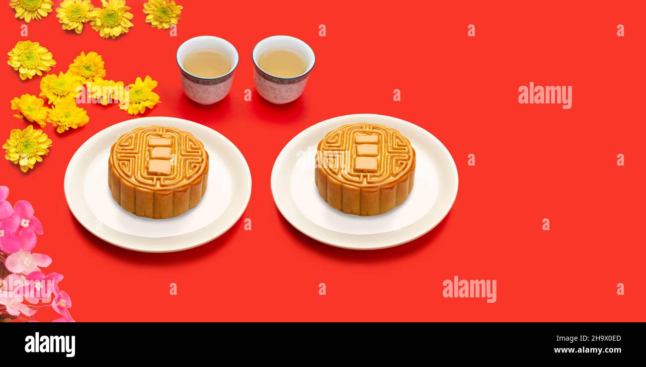 Mooncake con tè nel Festival di metà autunno Foto Stock