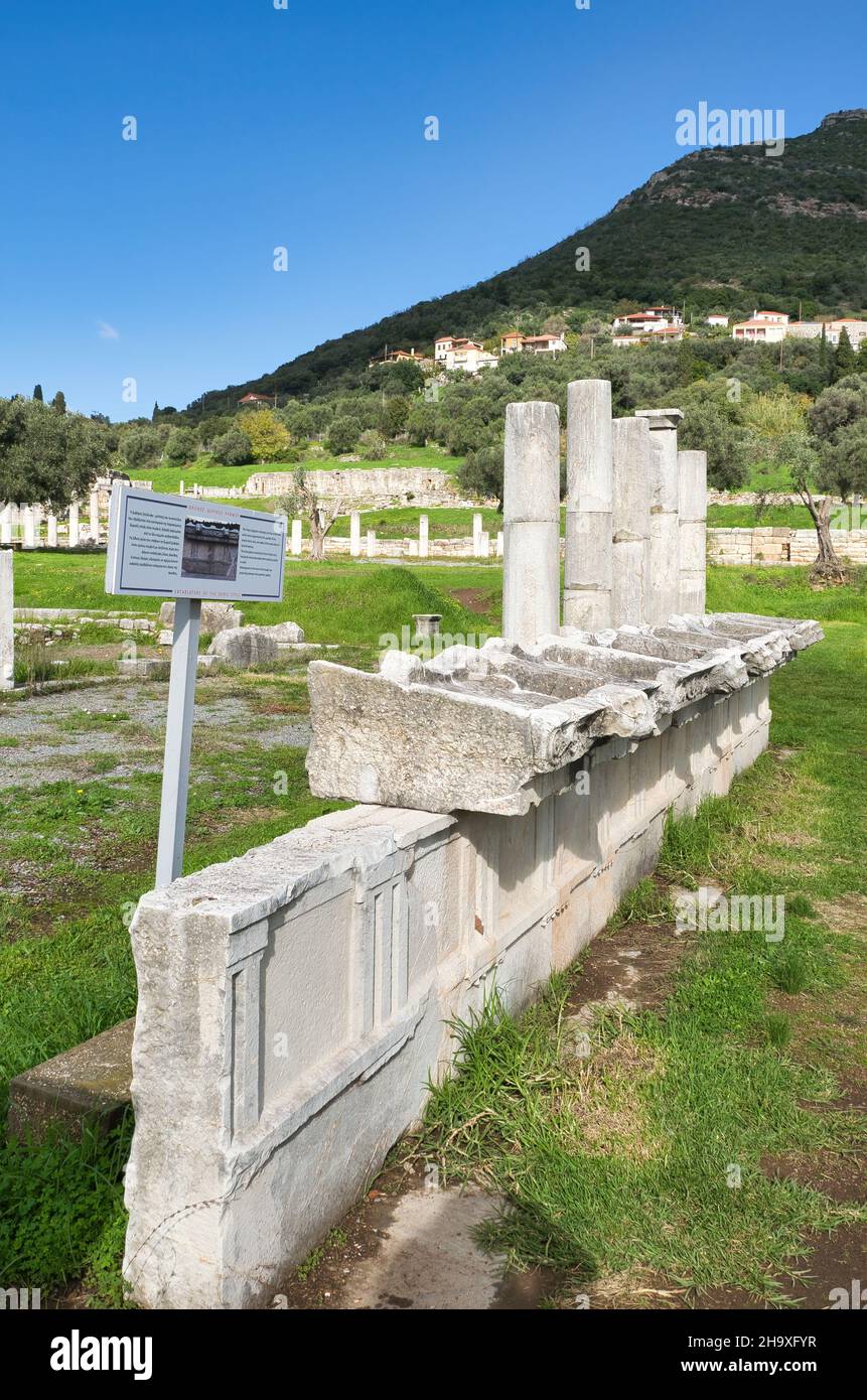 KALAMATA, GRECIA - 05 dicembre 2021: Antica Messina: Un sito archeologico estremamente ben conservato, che unisce perfettamente la grandezza di Delfi con Foto Stock