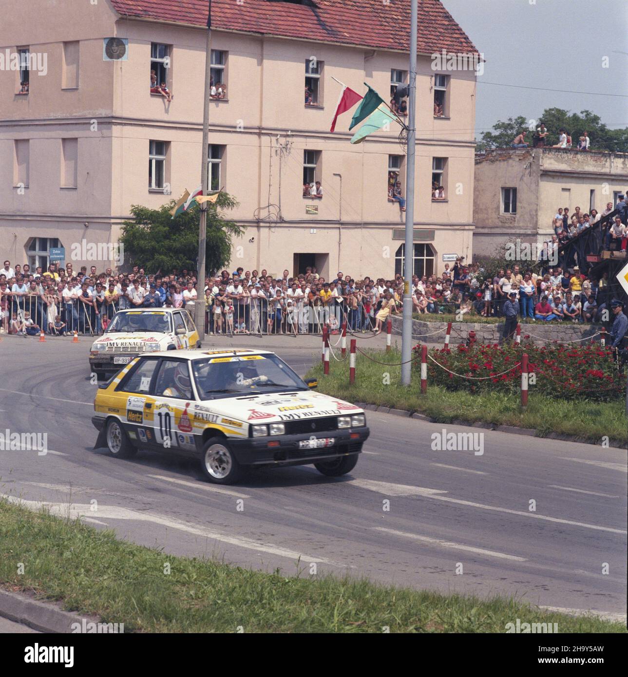 Sobótka 07.1987. Samochodowy Rajd Polski na Dolnym Œl¹sku. js PAP/Jan Morek Dok³adny dzieñ wydarzenia nieustalony. Sobotka, Polonia, luglio 1987. Vetture durante il Rally di Polonia a Sobotka. PAP/JAN MOREK Foto Stock